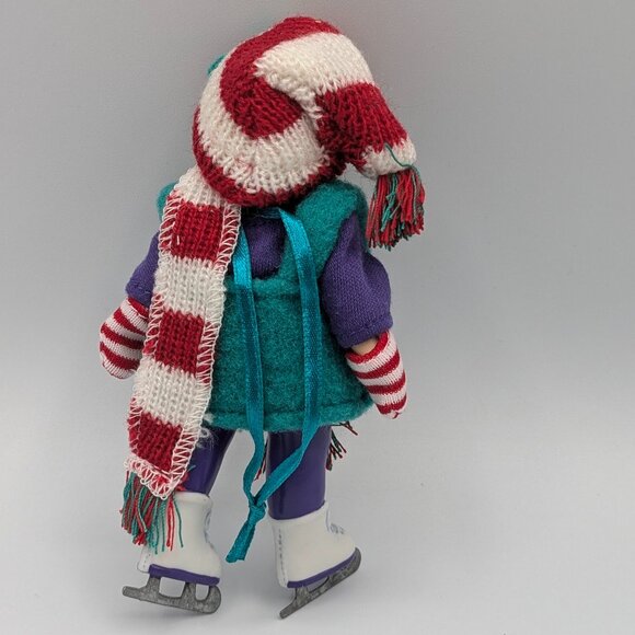 Hallmark Keepsake Mistletoe Miss 2002, 2nd in Mistletoe Miss Series, Porcelain - Picture 3 of 11